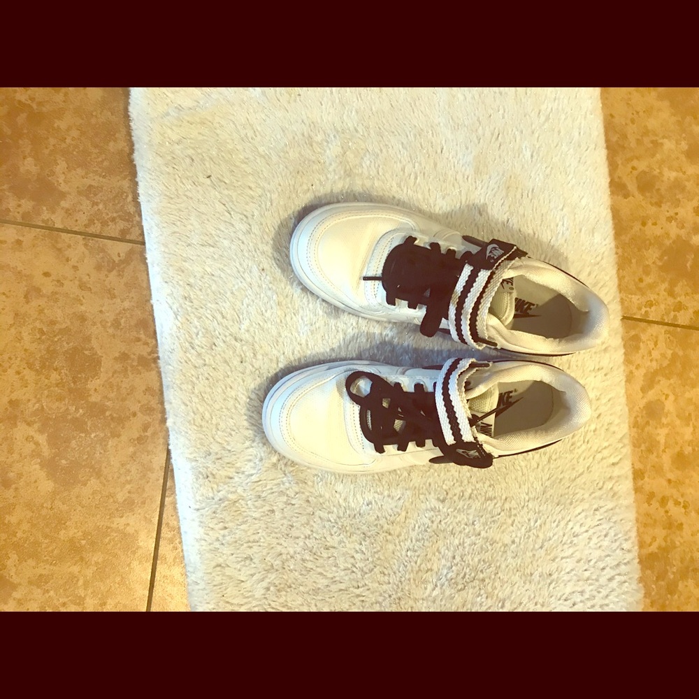 vandal low nike shoes